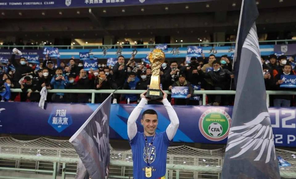 kaiyun-时隔2年半回归？32岁冠军级前腰重返中超！与意甲队解约 下家浮现